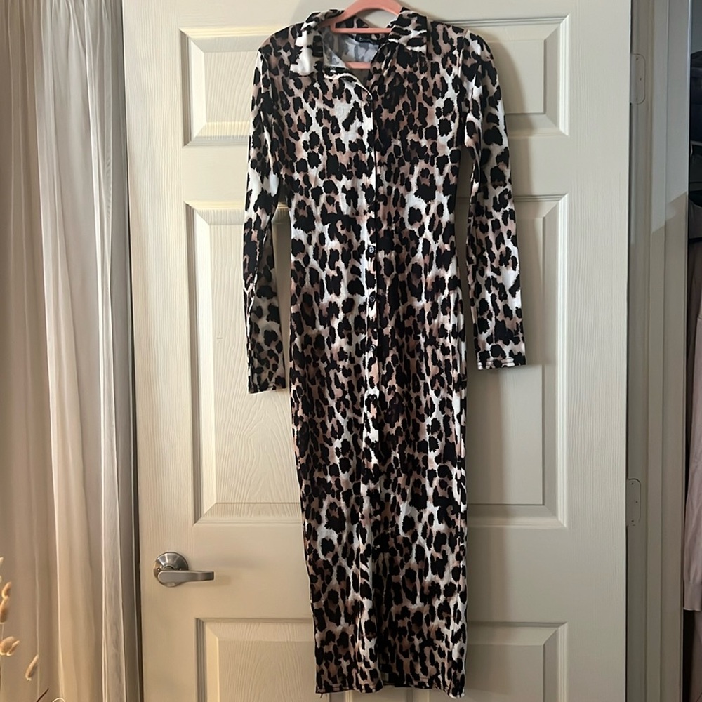 NWT Boohoo Leopard BodyCon Midi Dress